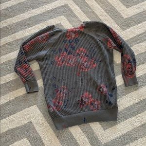 Knit floral 3/4 sleeve shirt